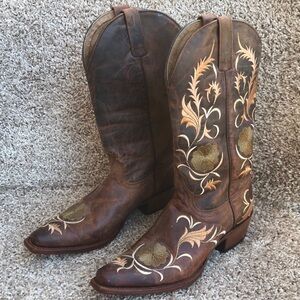 Shyanne Women’s Brown Floral Embroidered Snip-toe Western Boots size 8 B